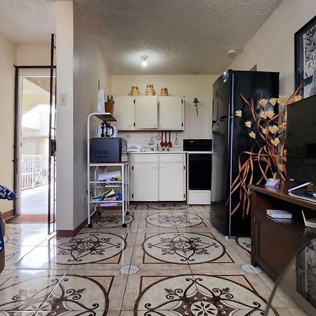 Oaklands Oasis Apartment Kingston Luaran gambar