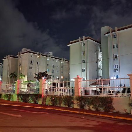 Oaklands Oasis Apartment Kingston Luaran gambar
