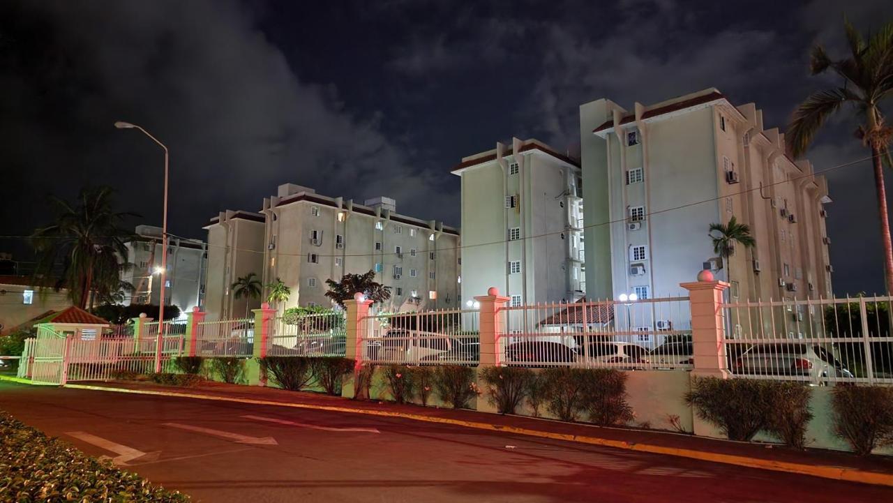 Oaklands Oasis Apartment Kingston Luaran gambar