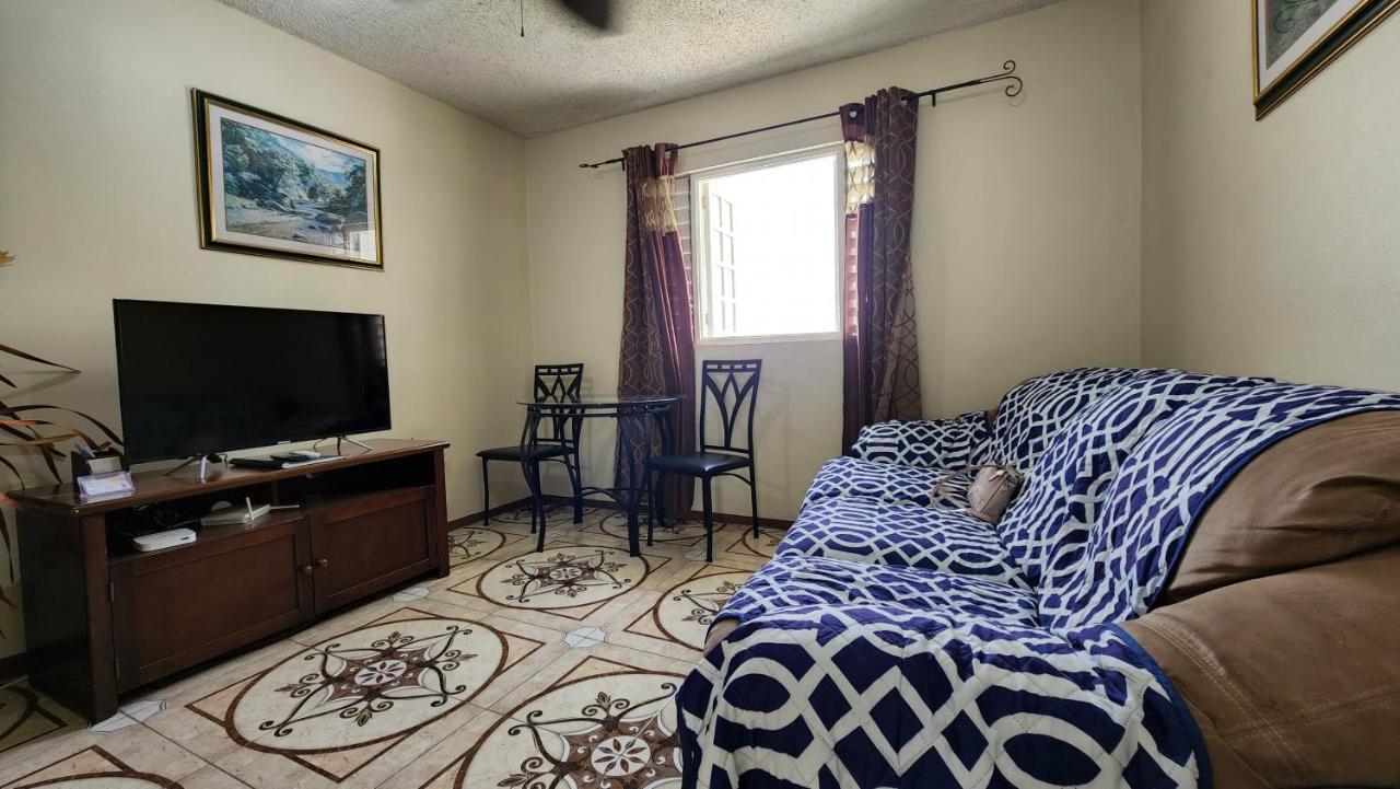 Oaklands Oasis Apartment Kingston Luaran gambar