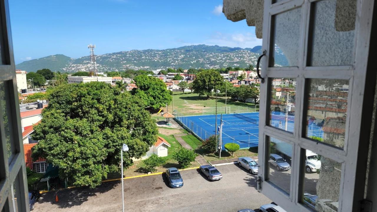 Oaklands Oasis Apartment Kingston Luaran gambar