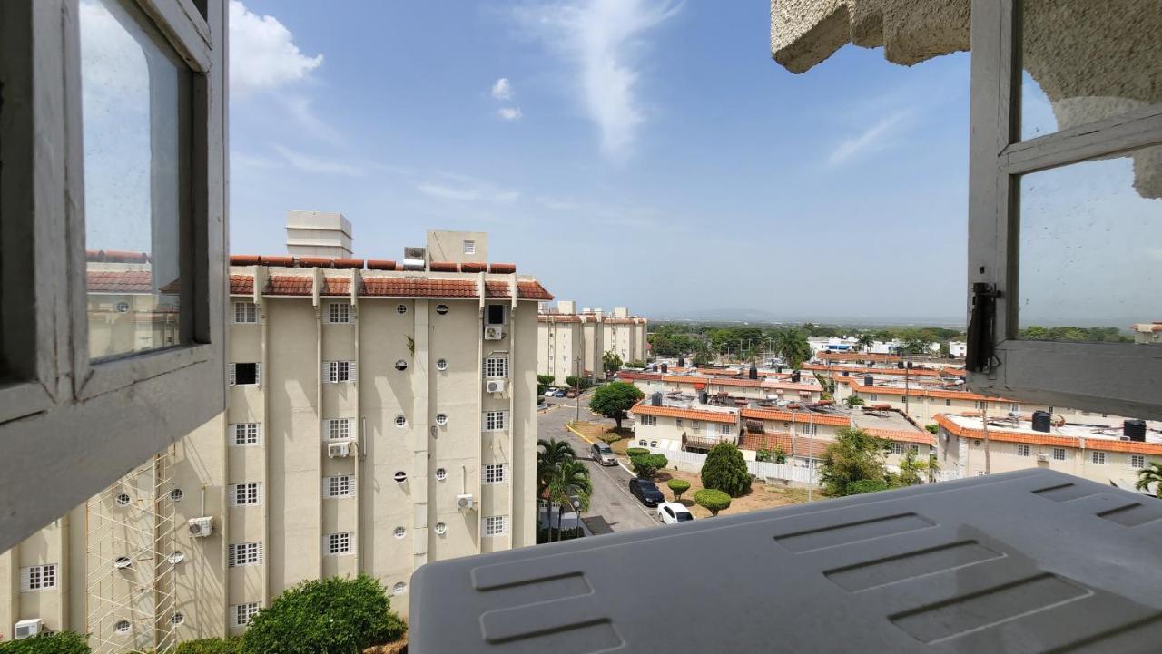 Oaklands Oasis Apartment Kingston Luaran gambar