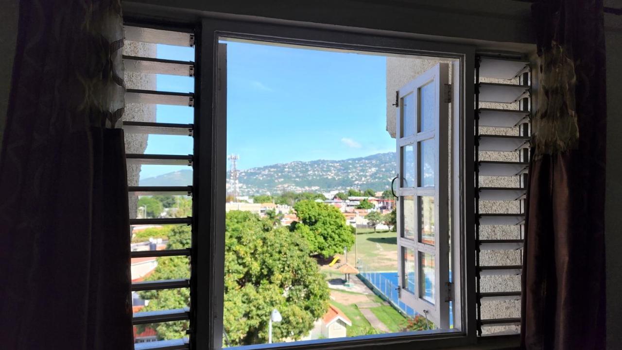 Oaklands Oasis Apartment Kingston Luaran gambar