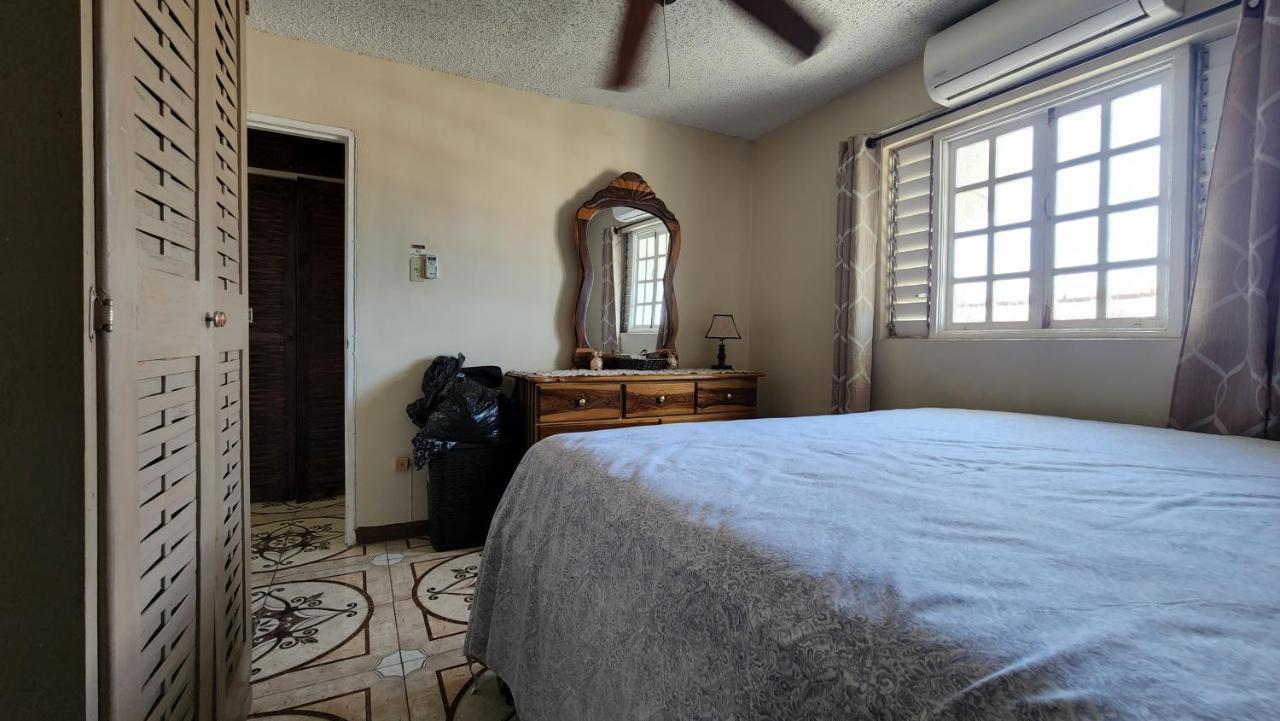 Oaklands Oasis Apartment Kingston Luaran gambar