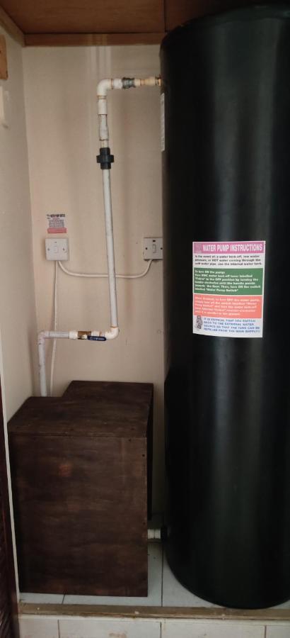 Oaklands Oasis Apartment Kingston Luaran gambar