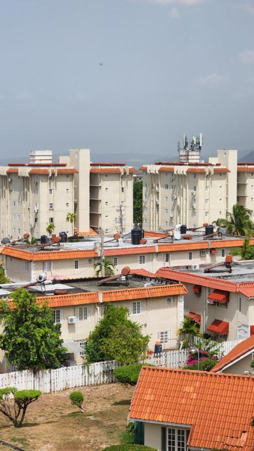 Oaklands Oasis Apartment Kingston Luaran gambar