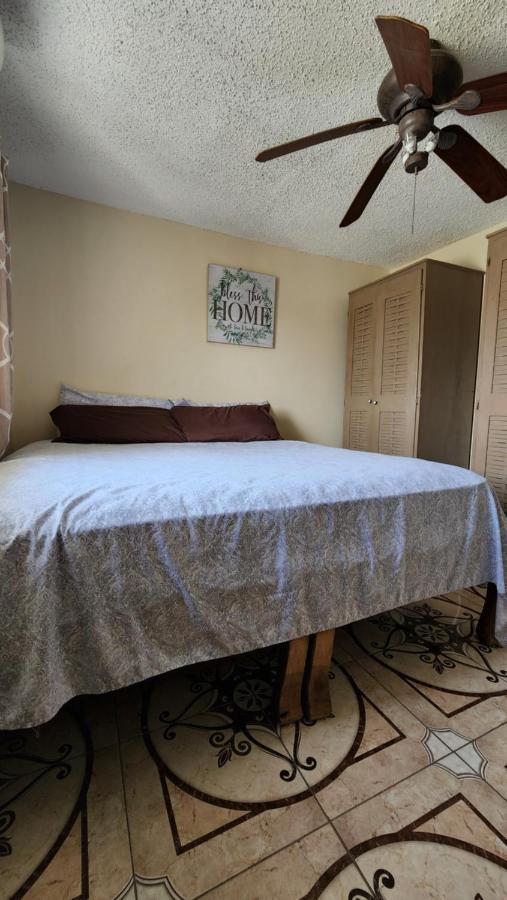 Oaklands Oasis Apartment Kingston Luaran gambar