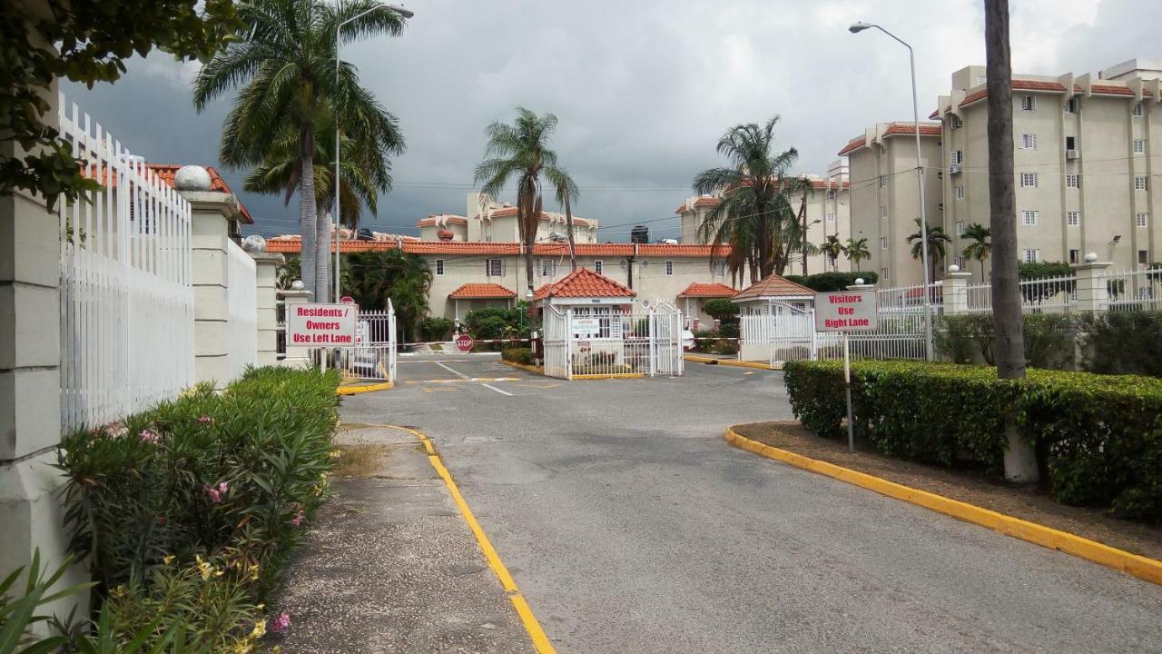 Oaklands Oasis Apartment Kingston Luaran gambar